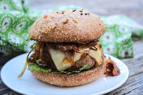 Chipotle Burger With Crispy Shallots.Html_