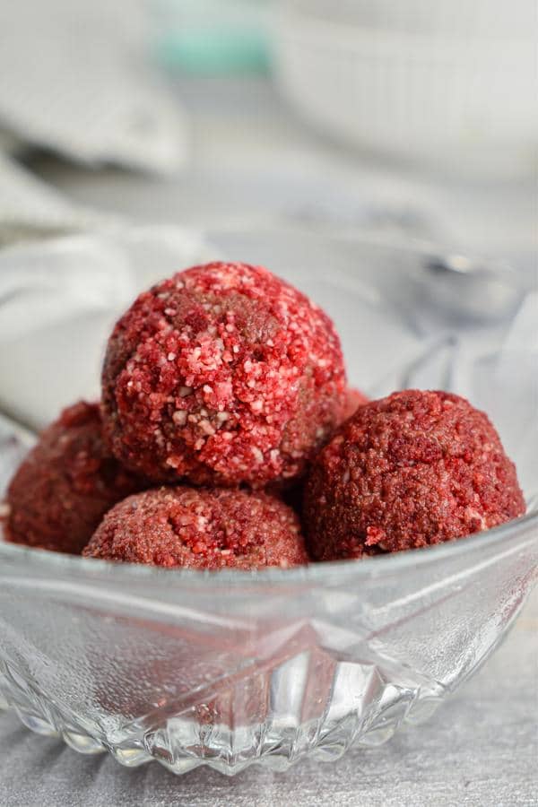 Keto Low Carb Red Velvet Fat Bombs