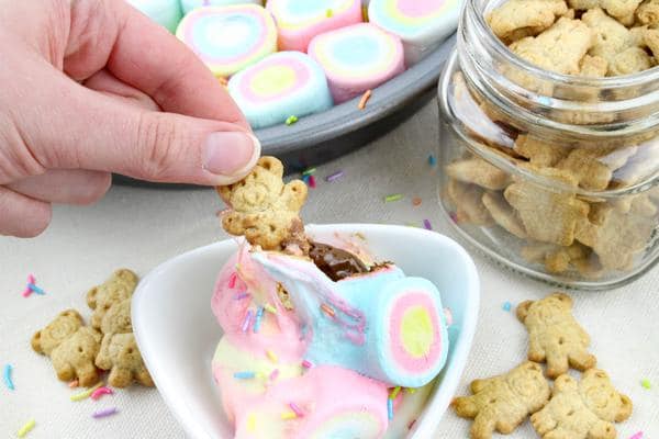 Kids Party Food! BEST Unicorn Smores Dip – EASY Party Food Ideas – Recipes - Snacks - Desserts