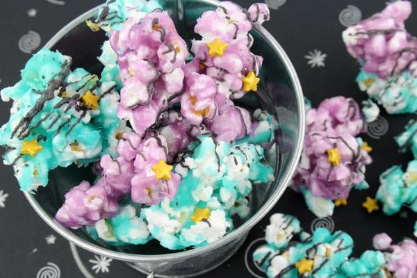 Kids Party Food! BEST Galaxy Chocolate Popcorn – EASY Space - Galaxy Party Food Ideas – Recipes – Snacks – Desserts