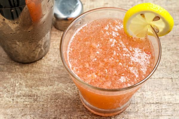 Alcoholic Drinks – BEST Strawberry Lemonade Vodka Recipe – Easy and Simple Vodka Cocktail – How To Make Homemade Alcohol Cocktails