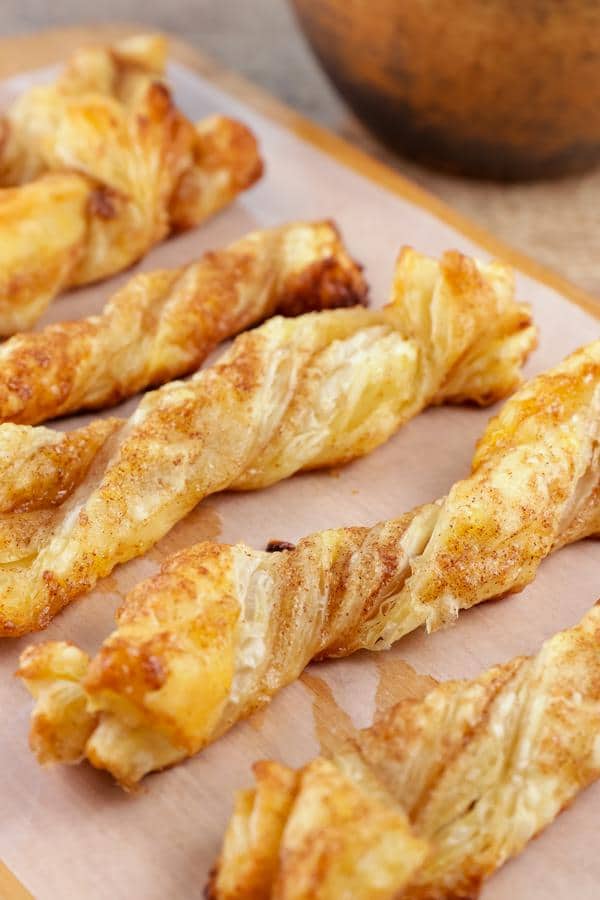 Cinnamon Roll Twists! EASY Cinnamon Roll Idea – Quick & Simple Recipe – BEST Cinnamon Twists – Snacks – Desserts – Breakfast