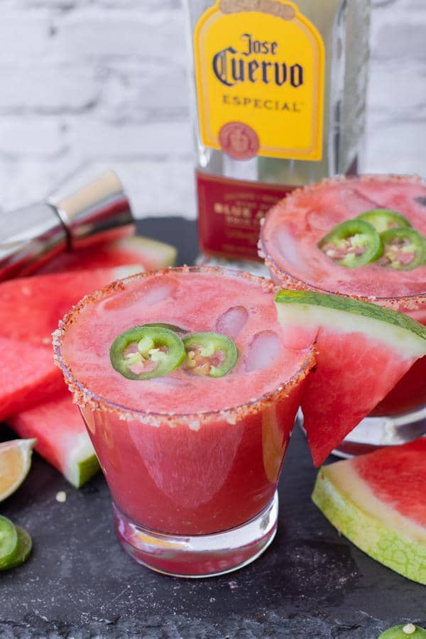 Alcoholic Drinks – BEST Watermelon Jalapeno Recipe – Easy and Simple Margarita On The Rocks – How To Make Homemade Margarita