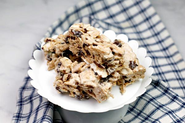 5 Ingredient Cereal Bars – Best Homemade Cinnamon Toast Cereal Bar Recipe – {Easy} Breakfast – Snacks – Desserts – Quick – Simple