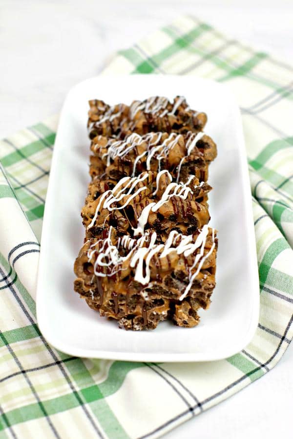 Easy Cereal Bars – Best Homemade Oreo Cereal Bar Recipe – {Easy} Breakfast – Snacks – Desserts – Quick – Simple