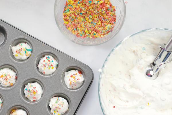 Cereal Fruity Pebble Cheesecake Bites
