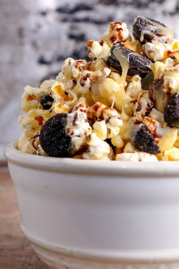 Oreo Cookie Popcorn – EASY – Quick – Simple Oreo Popcorn Recipe – BEST Homemade Microwave Oreo Popcorn – How To Make – Quick – Desserts – Snacks – Party Food