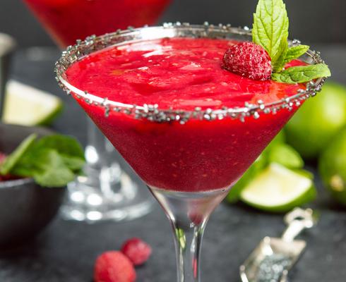 alcohol drinks raspberry margarita 84 - Los cocteles fáciles para refrescarte