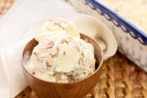 5 Ingredient Homemade Ice Cream – EASY – Quick – Simple No Churn Snickers Ice Cream Recipe – BEST Homemade Ice Cream – Simple – Quick – Desserts – Snacks – Party Food