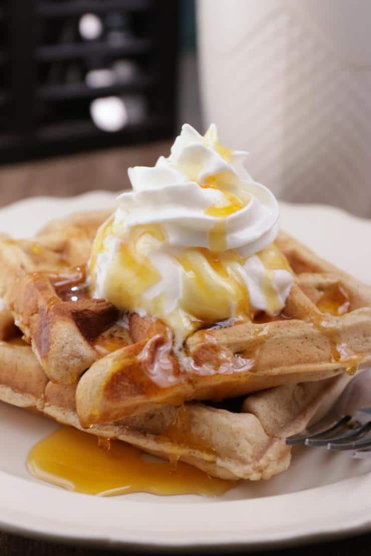 Easy Waffles – Best Homemade Cinnamon Apple Waffle Recipe – {Easy} Breakfast – Snacks – Desserts – Quick – Simple