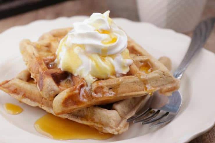 Easy Waffles – Best Homemade Cinnamon Apple Waffle Recipe – {Easy} Breakfast – Snacks – Desserts – Quick – Simple