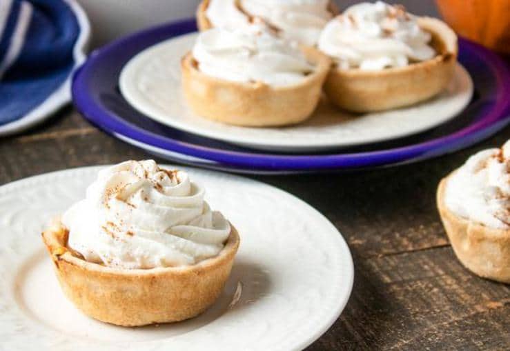 Easy Mini Pumpkin Pies – Best Homemade Pumpkin Pie Recipe – {Easy} Fall Recipes – Snacks – Desserts – Quick – Simple