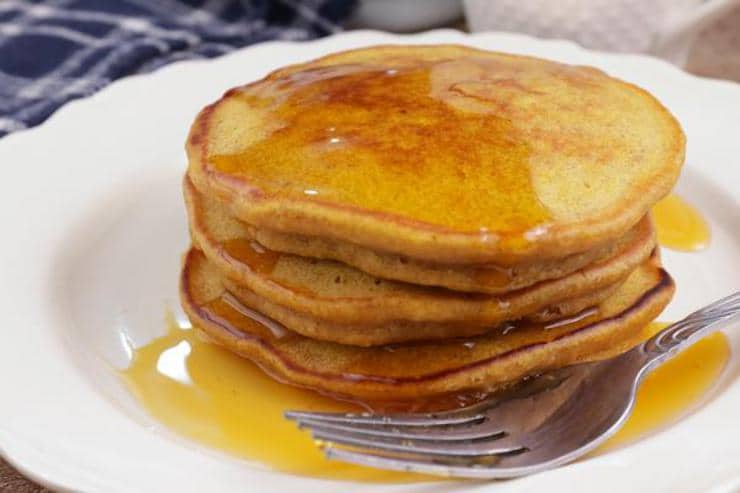 Easy Pancakes – {BEST} Homemade Fluffy Pumpkin Pancake Recipe