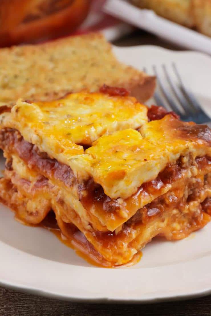 Easy Lasagna With Cheesy Garlic Bread