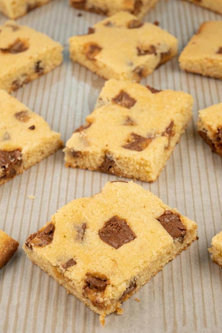 Easy Cookie Bars – BEST Rolo's Candy Cookie Bar Recipe – Snacks – Desserts – Party Food