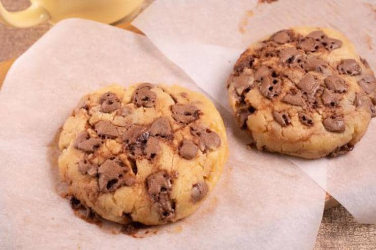 1 Minute Microwave Chocolate Chip Cookie