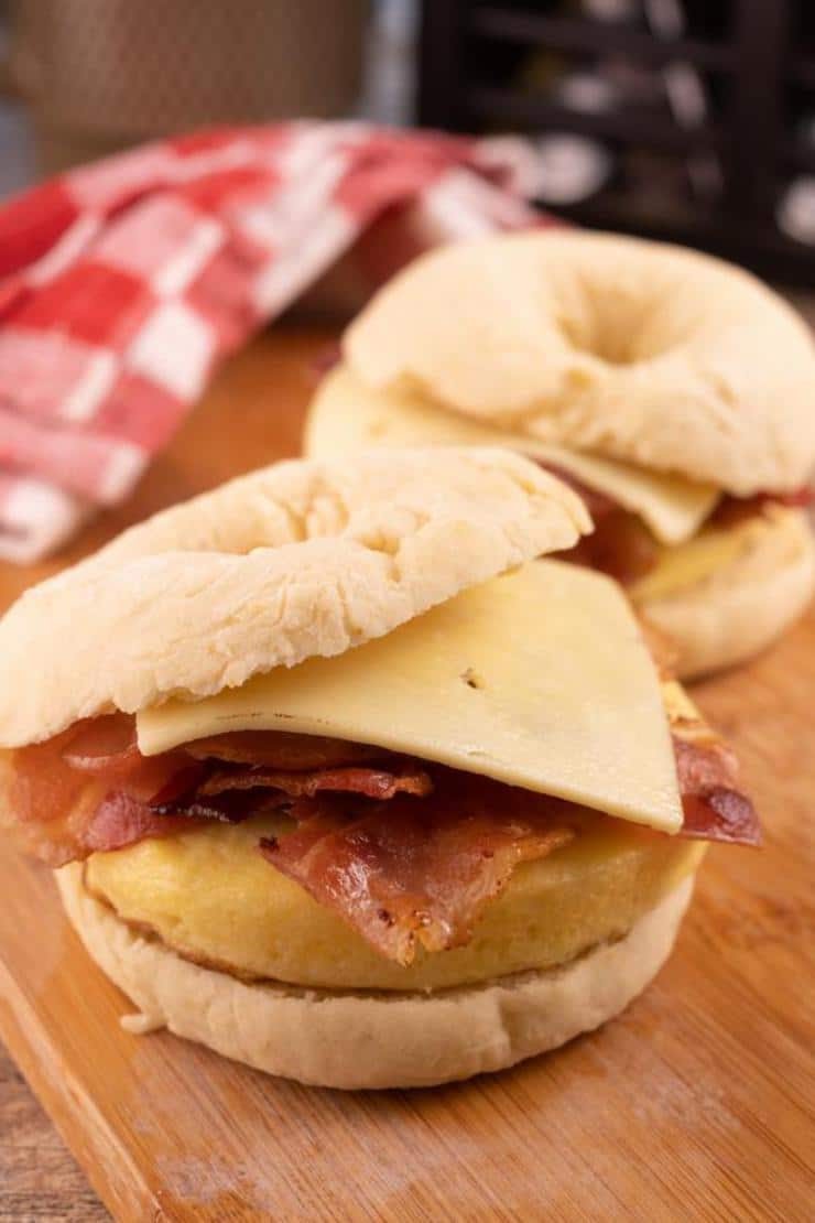 2 Ingredient Bagel Breakfast Sandwich – Best Bagel Breakfast Sandwich Recipe – {Easy} – Breakfast – Quick – Simple