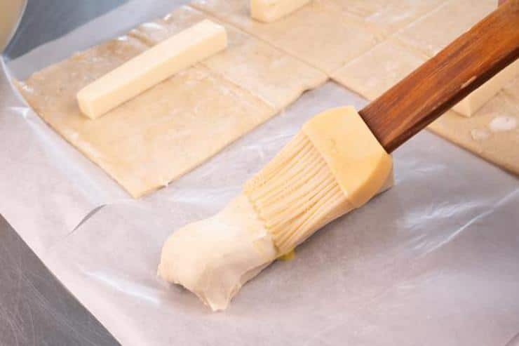Easy Cheese Stuffed Bread Sticks