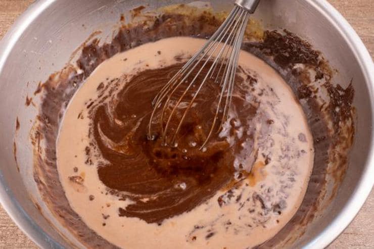 Easy Chocolate Brownie Cake