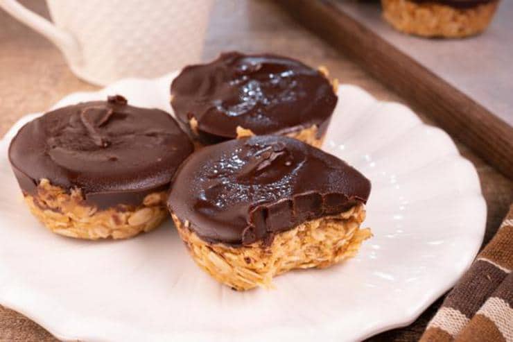 Easy Chocolate Peanut Butter Granola Cups