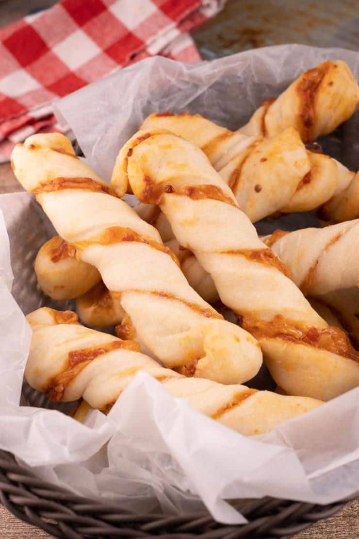 Easy Pepperoni Pizza Twists