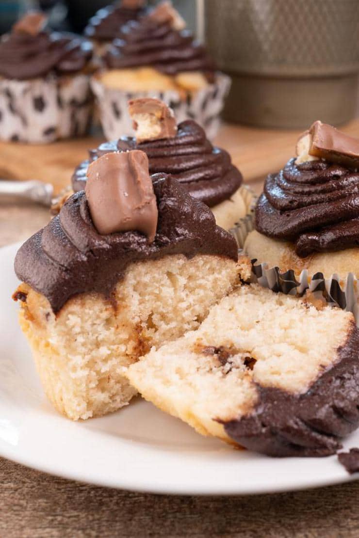 Easy Twix Candy Cupcakes