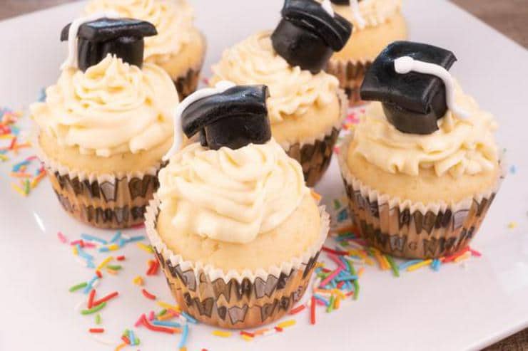 Easy Graduation Cupcakes