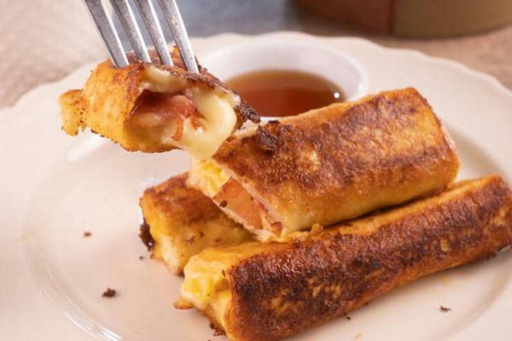 Easy Bacon Egg And Cheese French Toast Roll Ups