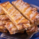 Best French Toast – Homemade Cinnamon Roll French Toast Sticks Recipe – {Easy} Breakfast – Snacks – Desserts – Party Food – Quick – Simple