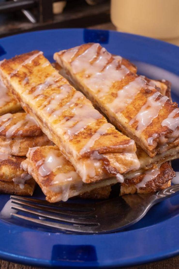 Best French Toast – Homemade Cinnamon Roll French Toast Sticks Recipe – {Easy} Breakfast – Snacks – Desserts – Party Food – Quick – Simple
