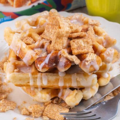 Easy Waffles – Best Homemade Cinnamon Toast Crunch Waffle Recipe – {Easy} Breakfast – Kids Party Food – Quick – Simple