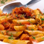 cropped-garlic-tomato-pasta-with-white-wine-sauce-1.jpg