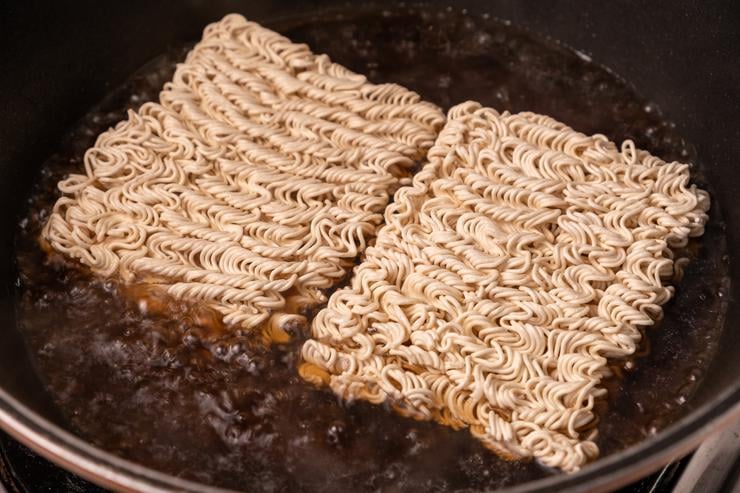5 Ingredient Teriyaki Ramen Noodles