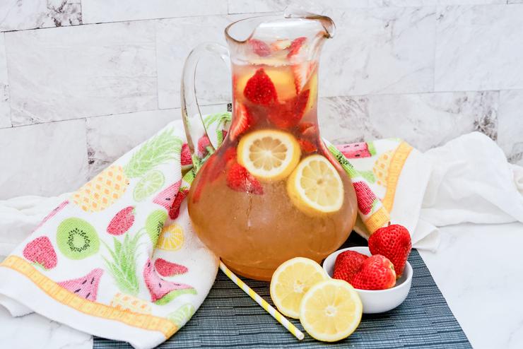 Strawberry Lemonade Moscato Punch