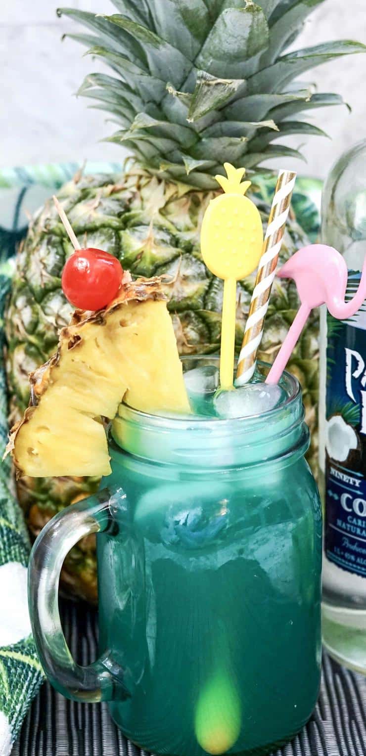 Alcoholic Drinks – BEST Blue Hawaiian Cocktail Recipe – Easy and Simple Vodka - Rum Mixed Drink