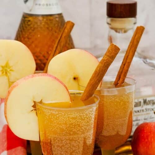 Alcoholic Drinks – BEST Spiced Apple Prosecco Cocktail Recipe – Easy and Simple Fall Mixed Drink